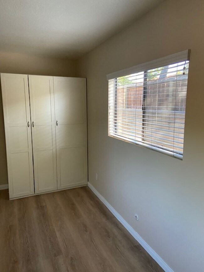 Foto del edificio - 826 N Orange St