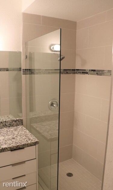 Foto del edificio - 3 br, 2 bath  - 2001 NW 96th Ter