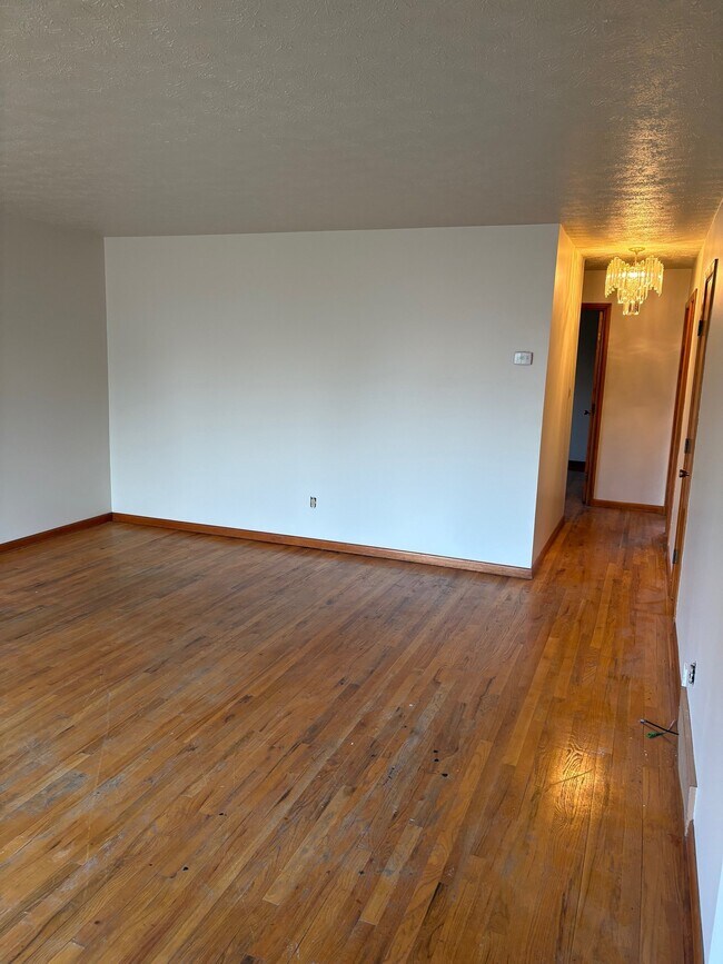 Foto del edificio - 2921 Woodlawn Dr