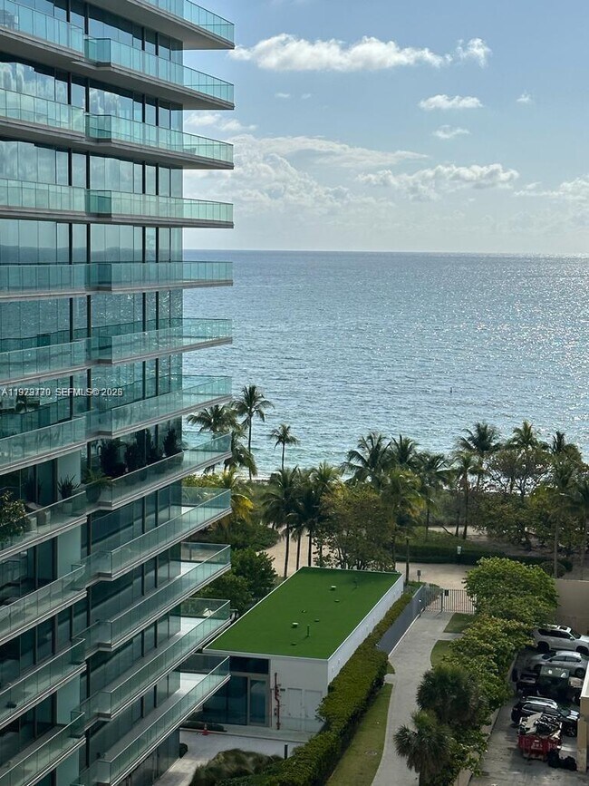 Foto del edificio - 10185 Collins Ave