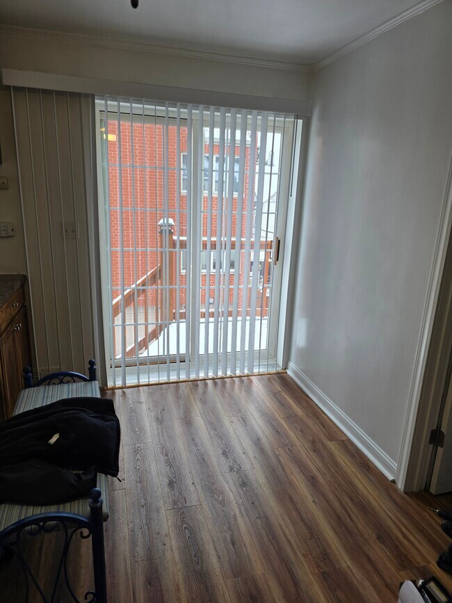 Pequeño balcón - 4516 N Kenneth Ave