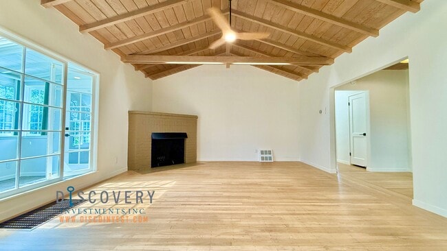 Building Photo - Elegant Modern Montclair Retreat Designed ...