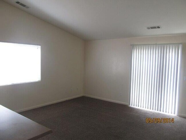 Foto del edificio - 11805 Holabird Ave