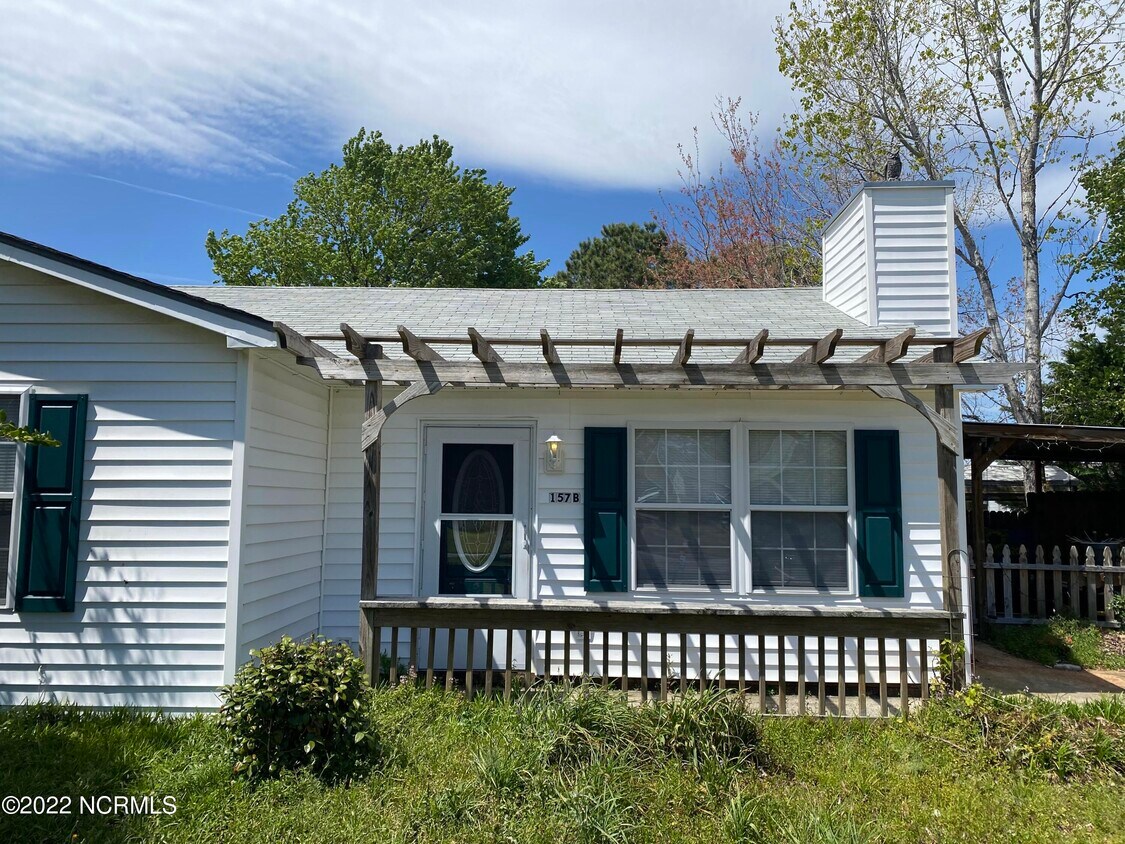 Primary Photo - 157 Bayberry Rd