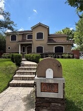 Building Photo - 1710 Castlerock Rd