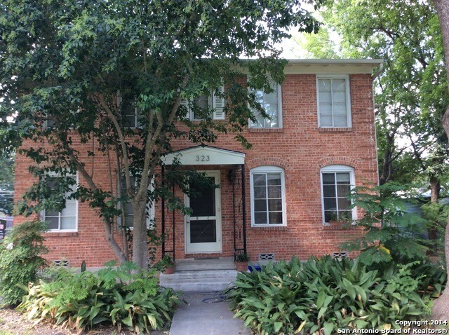 Primary Photo - 323 E Melrose Dr