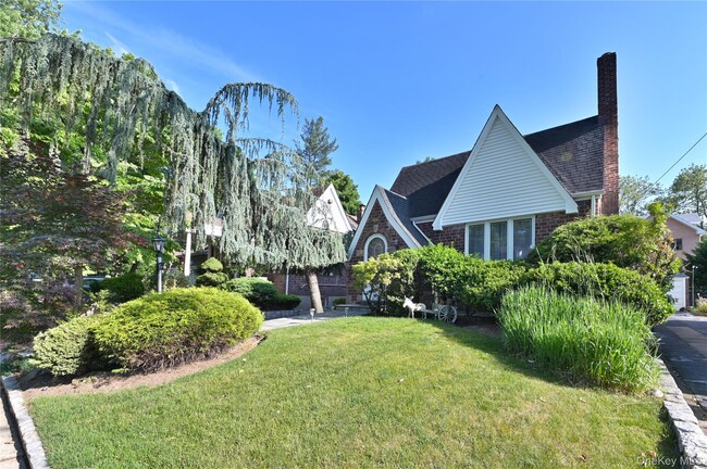 Foto del edificio - 249-48 Rushmore Terrace