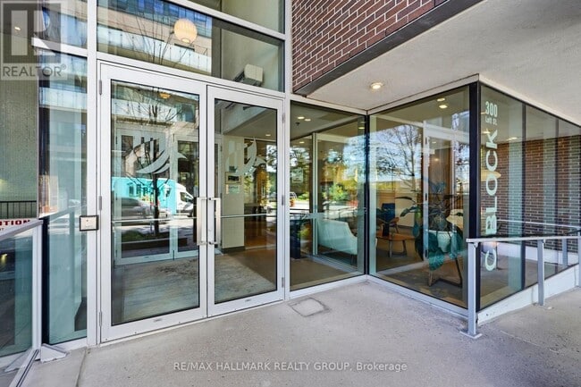 Building Photo - 300 Lett St