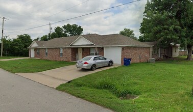 Building Photo - 801 Creston St