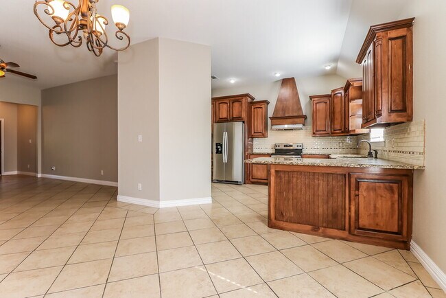 Building Photo - 8145 Tanner Ave