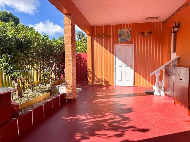 Foto del edificio - 3235 NW 80th Terrace