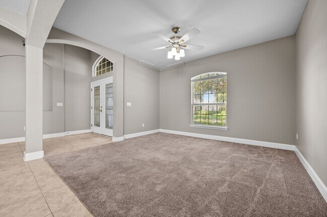 Foto del edificio - COMING SOON - $3025 - St. Johns Forest 4 B...
