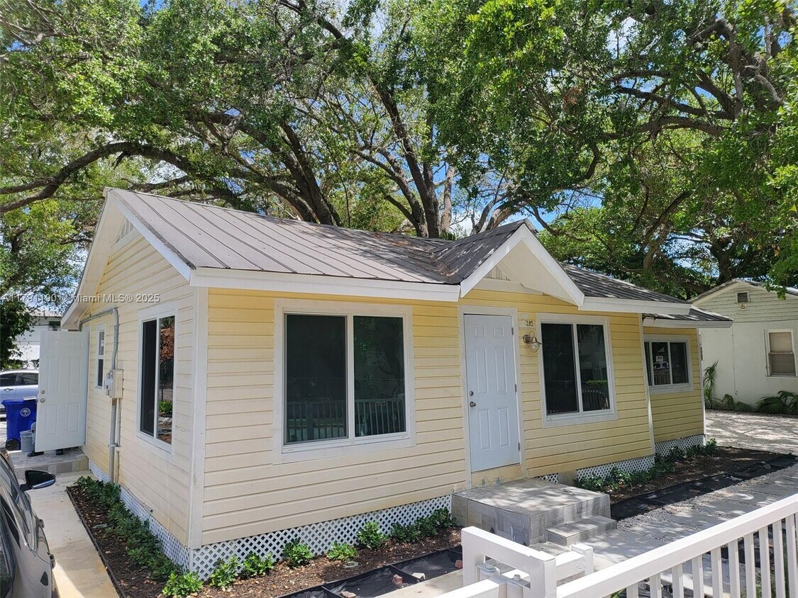 Foto principal - 285 NE 80th Terrace