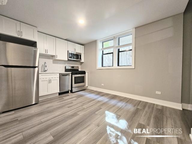 Foto principal - 1 bedroom in CHICAGO IL 60613