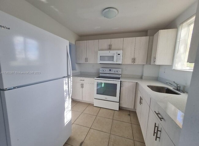 Building Photo - 1349 SW 3rd St