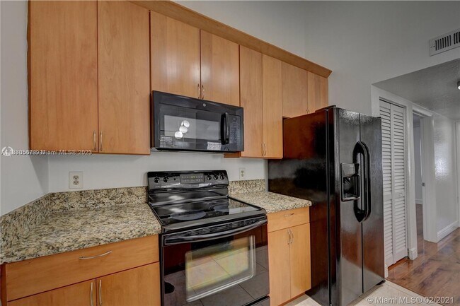 Foto del edificio - 2850 N Oakland Forest Dr