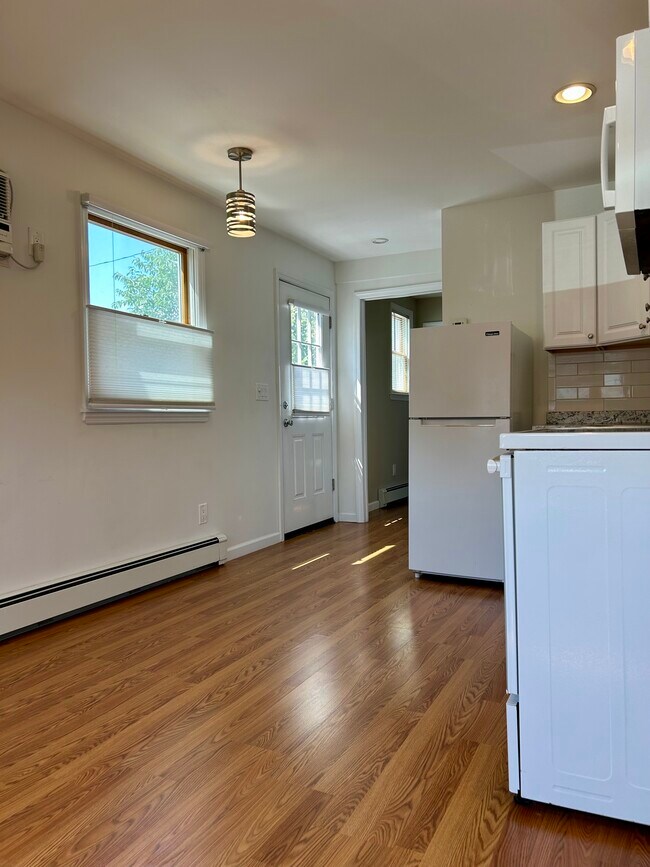 Entrance - 417 Briarwood Rd