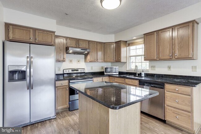 Foto del edificio - 18913 Quiet Oak Ln