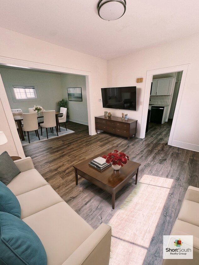 Primary Photo - Updated 3 Bed 2 Bath Home off Emerald For-...