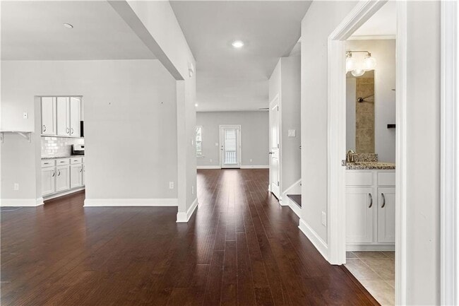 Photo - 156 Adams Cir House