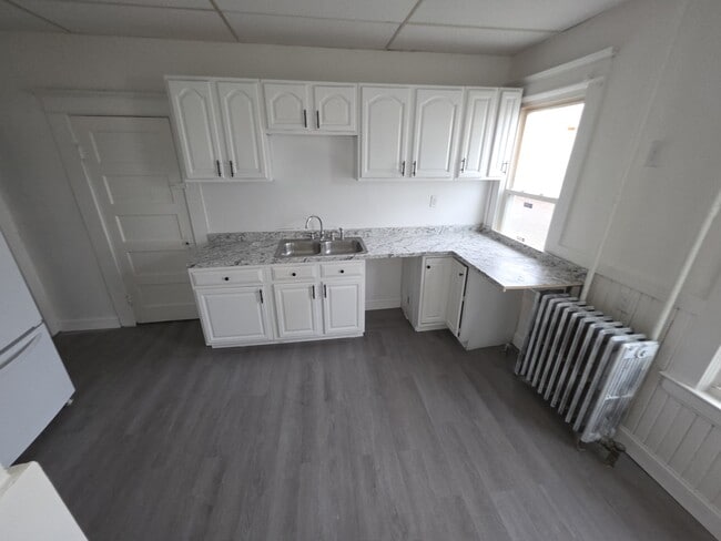 Building Photo - 3714 S Salina St