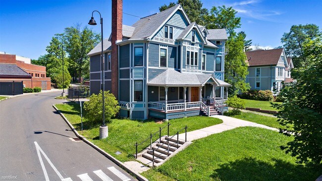 Building Photo - 1 br, 1.5 bath Apartment - 477 Prospect St 1L