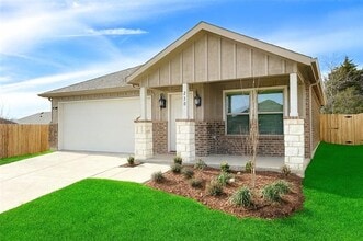 Building Photo - 301 Knoll Pines Drive