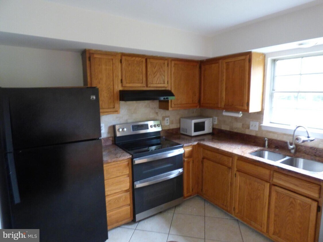 Primary Photo - 13422 Country Ridge Dr