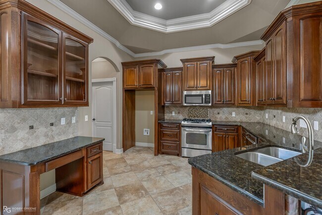 Building Photo - 721 St Martin Ln