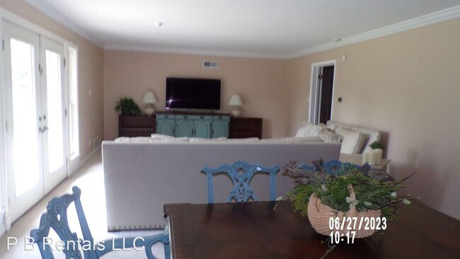 Foto del edificio - 3 br, 2 bath House - 1116 NW Cherry Avenue