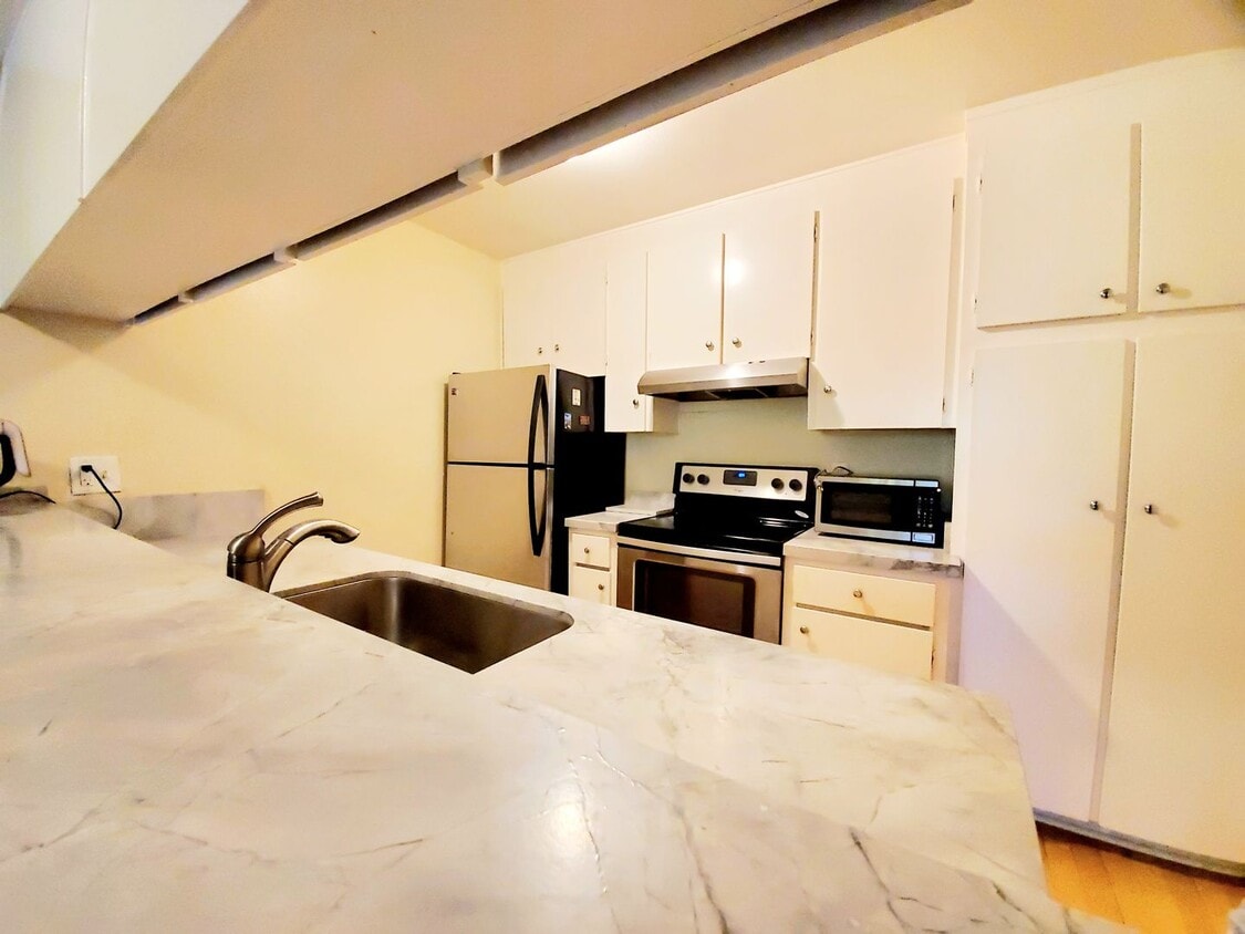 Primary Photo - Lovely 1 bedroom at Shelter Creek