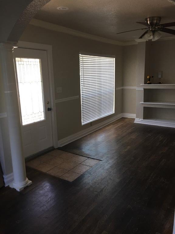 Building Photo - 76 San Saba St