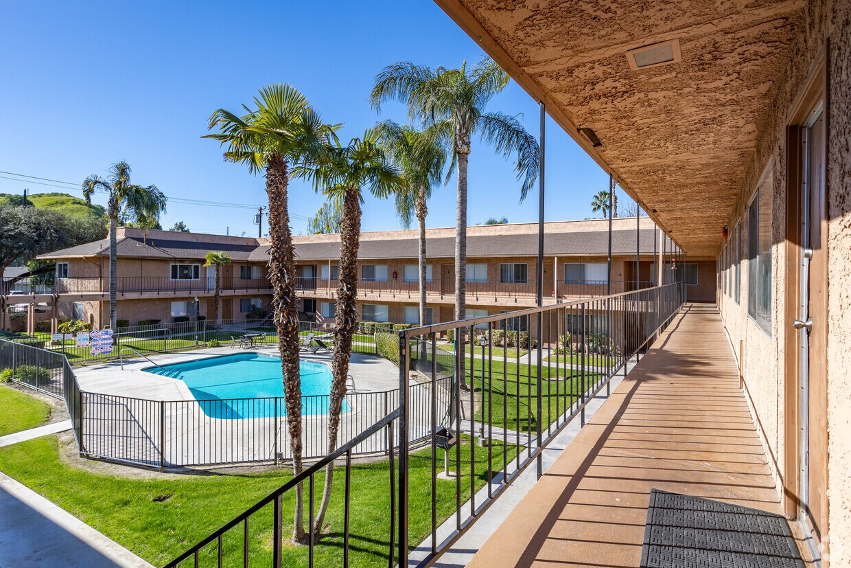 Terrace Oak Apartment Homes Alquileres en Colton, CA