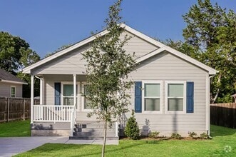 Building Photo - 4330 Fernwood Ave