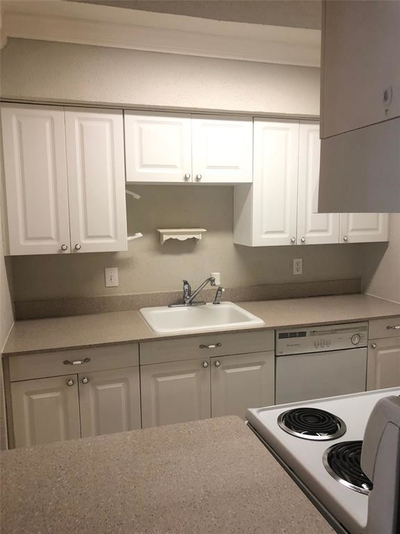 Foto del edificio - 5861 Inwood Dr