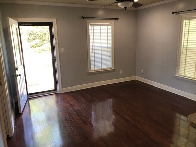 Foto del edificio - 604 Morgan Ave