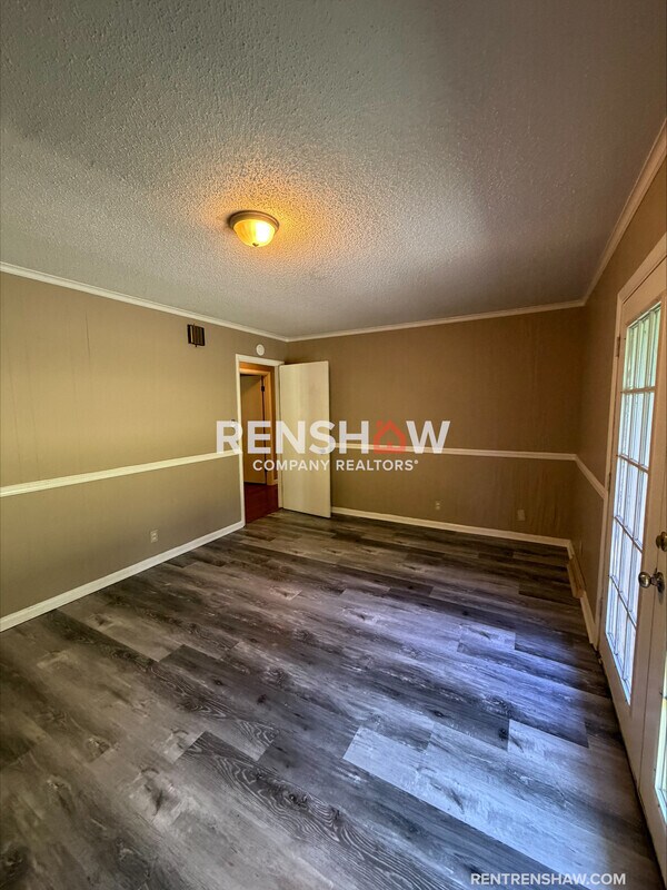 Building Photo - 16 Twin Oaks Pl