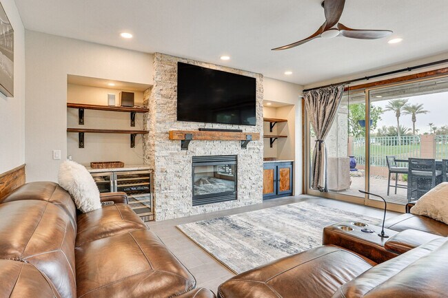 Foto del edificio - 13716 W Cypress St