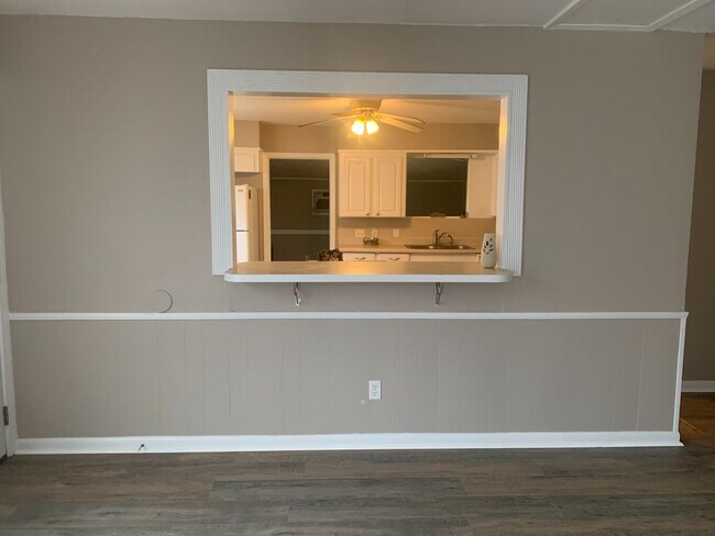 Building Photo - HOME SWEET HOME... Close to Barksdale Air Force Base