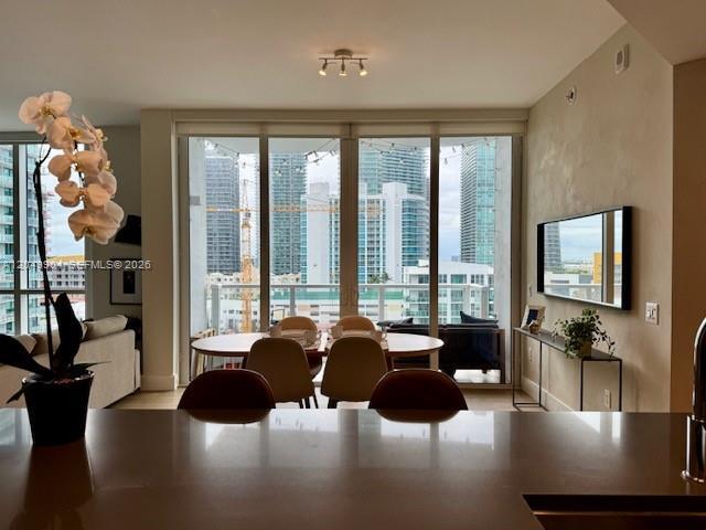Foto del edificio - 601 NE 27th St