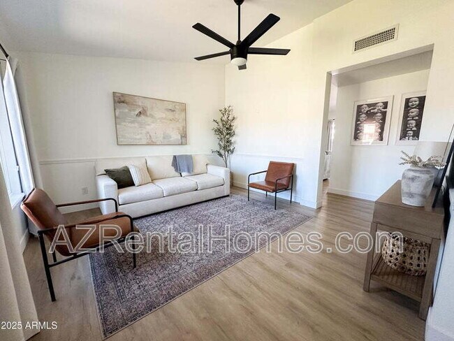 Foto del edificio - 5453 E Florian Ave