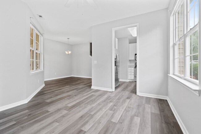 Foto del edificio - Available 2/4! Great 4BR Townhome in Mebane!