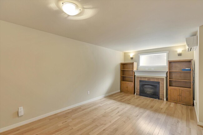 Building Photo - 3615 Albion Pl N