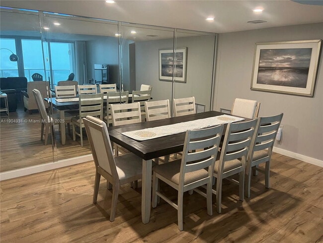 Foto del edificio - 2751 S Ocean Dr