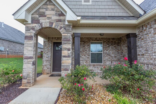 Building Photo - SUMMER FUN!!! 923 DELANEY DRIVE