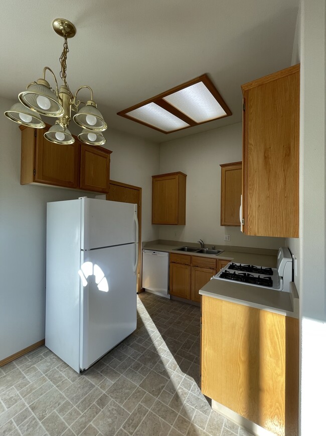 Building Photo - 1448 Honeycomb Ct