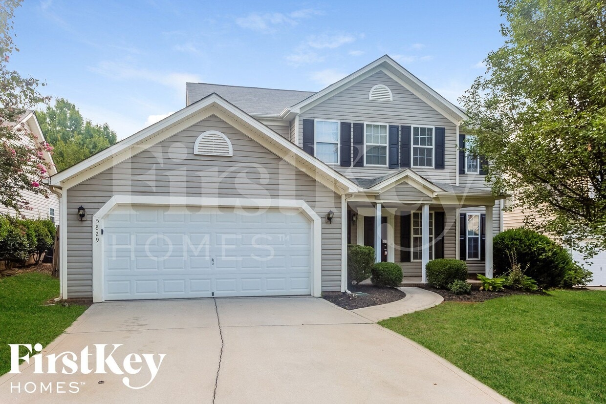 Foto principal - 5829 Falls Ridge Ln