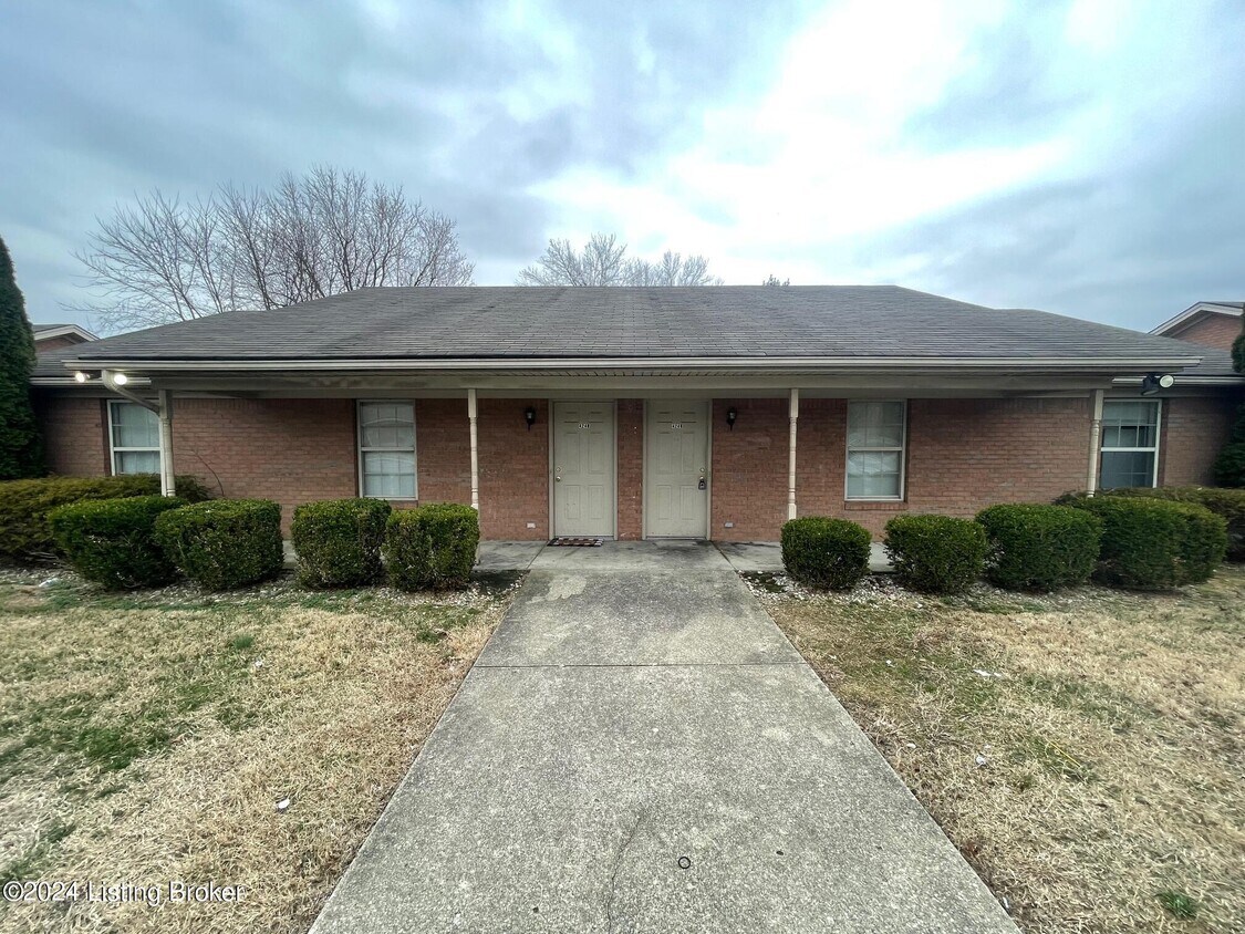4247 Grantline View Ct, New Albany, IN 47150 Room for Rent in New