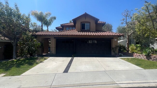 Foto del edificio - Spacious 4 Bed 3 Bath Home with Loft in Fo...