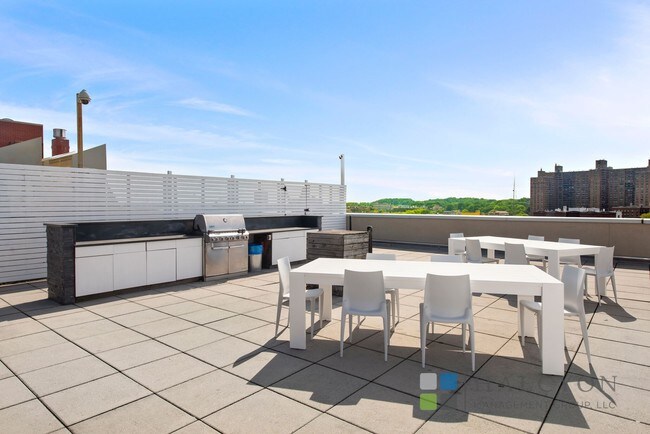 Foto del edificio - 301 Sullivan Pl